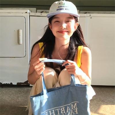 只在那里发光